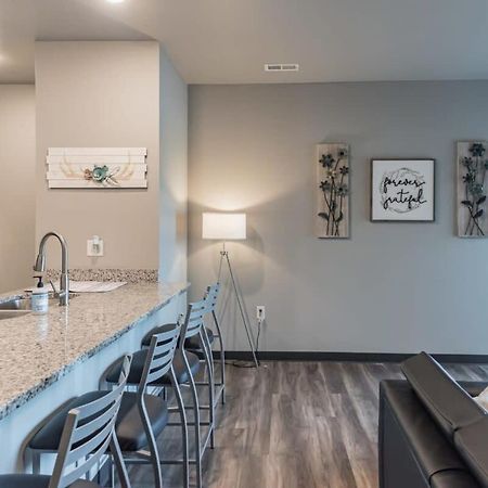 Spacious 2Br Suite Plus Patio Near Iowa State Ames Exterior photo