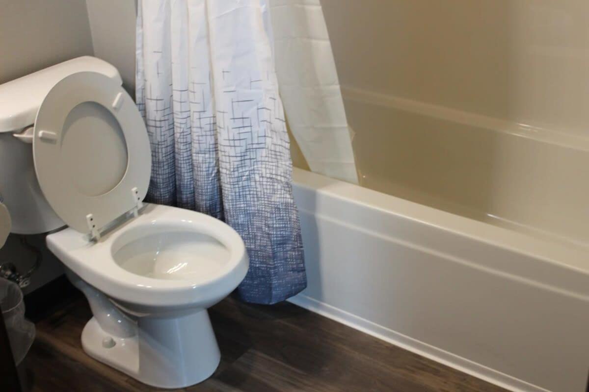 Spacious 2Br Suite Plus Patio Near Iowa State Ames Exterior photo