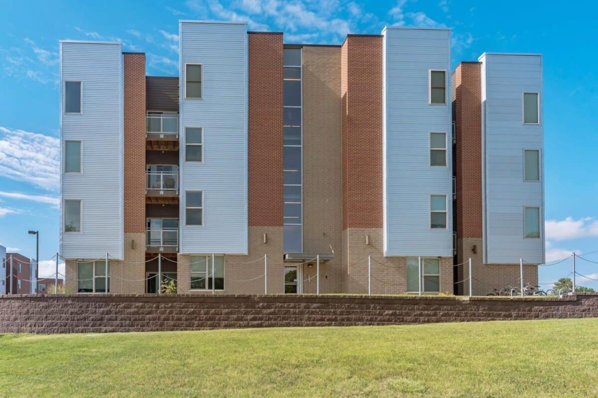 Spacious 2Br Suite Plus Patio Near Iowa State Ames Exterior photo